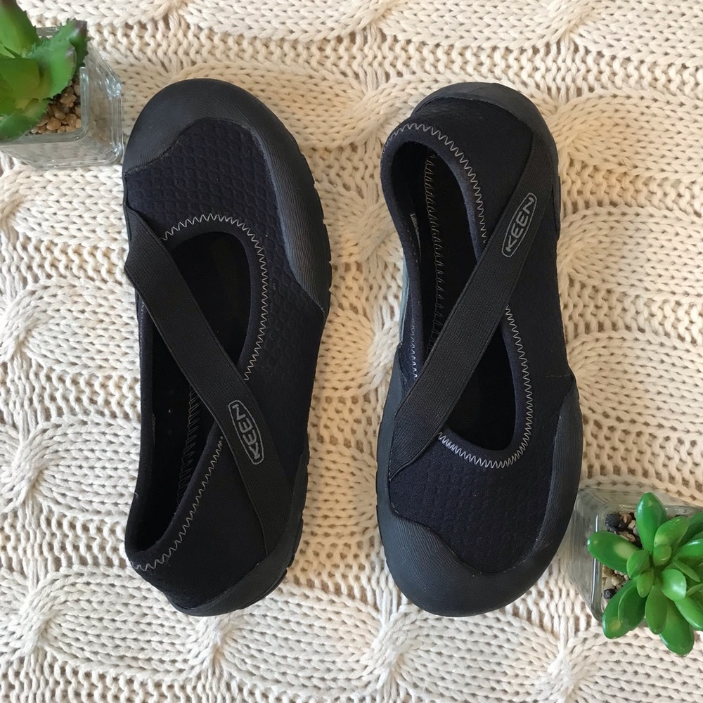 {Keen} Roatan Cross Strap Flats Water Outdoor Shoe